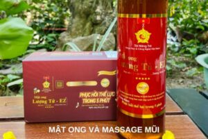 Massage mũi với mật ong